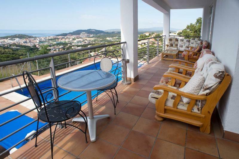 Villa Yaco Lloret de Mar Exterior photo
